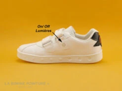 Geox SKYLIN J928WC - White Red - Love - Sneakers Fille 11 Geox SKYLIN J928WC - White Red - Love - Sneakers Fille -LA BONNE POINTURE Soldes cd24607c73b9e66c561f35ea11d5d5ef img 2995.jpg 132177