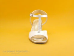 Brenda Zaro F3248 Erika - Blanc - Sandale Femme Talon Carre -LA BONNE POINTURE Soldes cd24607c73b9e66c561f35ea11d5d5ef img 6186.jpg 135810