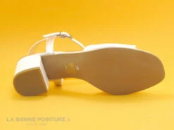 Brenda Zaro F3248 Erika - Blanc - Sandale Femme Talon Carre -LA BONNE POINTURE Soldes cd24607c73b9e66c561f35ea11d5d5ef img 6189.jpg 135807