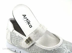 Artika MENOURE Silver 862001 - Ballerine Argent Avec Bride A Scratch 13 Artika MENOURE Silver 862001 - Ballerine Argent Avec Bride A Scratch -LA BONNE POINTURE Soldes cd24607c73b9e66c561f35ea11d5d5ef img 6673.jpg 179583