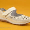 Enza Nucci LS4615 Blanc - Fleurs - Ballerine A Velcro Femme 1 Enza Nucci LS4615 Blanc - Fleurs - Ballerine A Velcro Femme -LA BONNE POINTURE Soldes cd24607c73b9e66c561f35ea11d5d5ef img 6722.jpg 167648