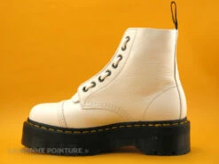 Dr. Martens Dr Martens SINCLAIR White Aunt Sally 26261100 - Boots Plateforme Blanc 11 Dr. Martens Dr Martens SINCLAIR White Aunt Sally 26261100 - Boots Plateforme Blanc -LA BONNE POINTURE Soldes cd24607c73b9e66c561f35ea11d5d5ef img 6804.jpg 155621